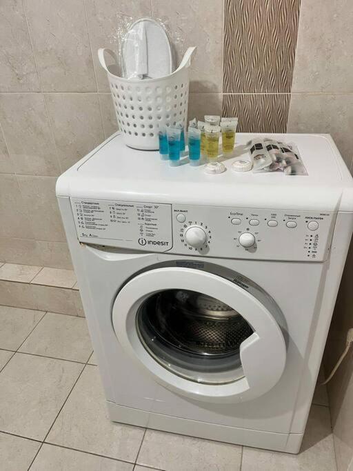 Appartement 2-Х Комнатная В Золотом Квадрате à Almaty Extérieur photo