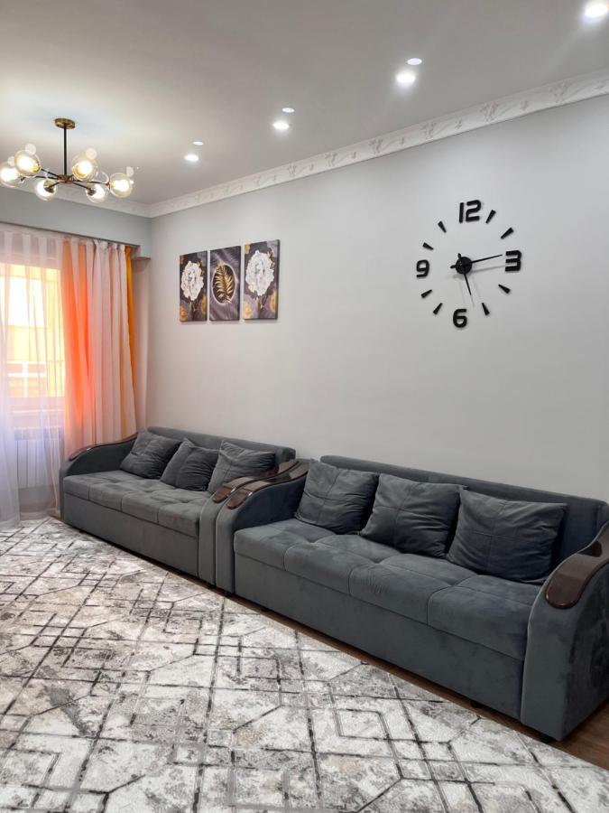 Appartement 2-Х Комнатная В Золотом Квадрате à Almaty Extérieur photo